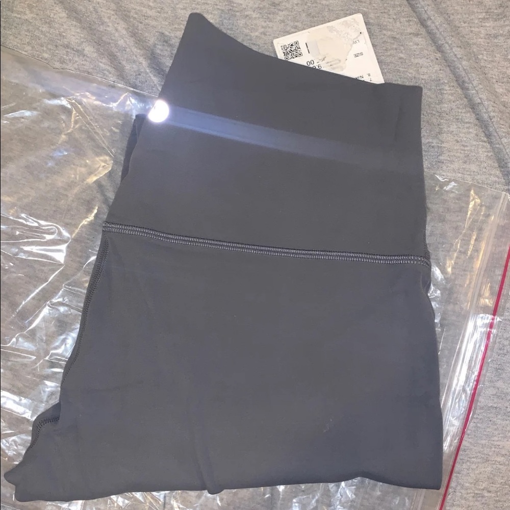 Lululemon Align Titanium 25” - Picture 1 of 4